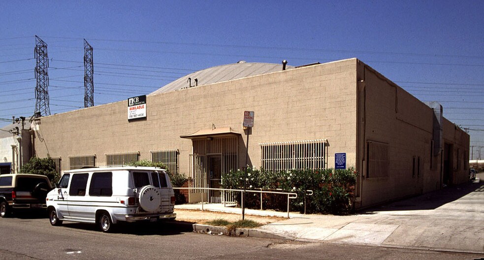 More Photos Of 7311 Radford Ave, North Hollywood Manufacturing For Lease