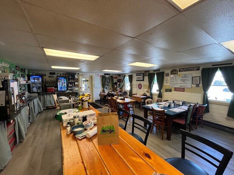 More Photos Of 502-510 Belfast Augusta Rd, Liberty General Retail For Sale
