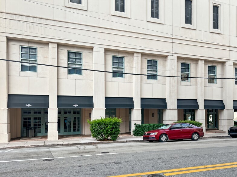 More Photos Of 2333 Ponce de Leon Blvd, Coral Gables Coworking Space