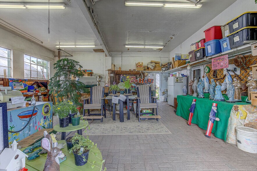 More Photos Of 5587 Harrison Ave, Cincinnati Garden Center For Sale