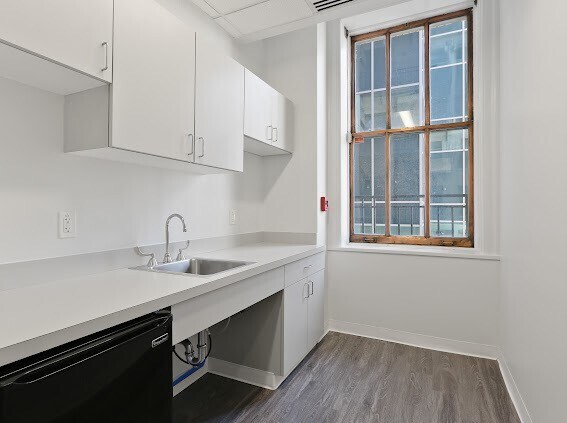 More Photos Of 233 E Redwood St, Baltimore Office For Lease