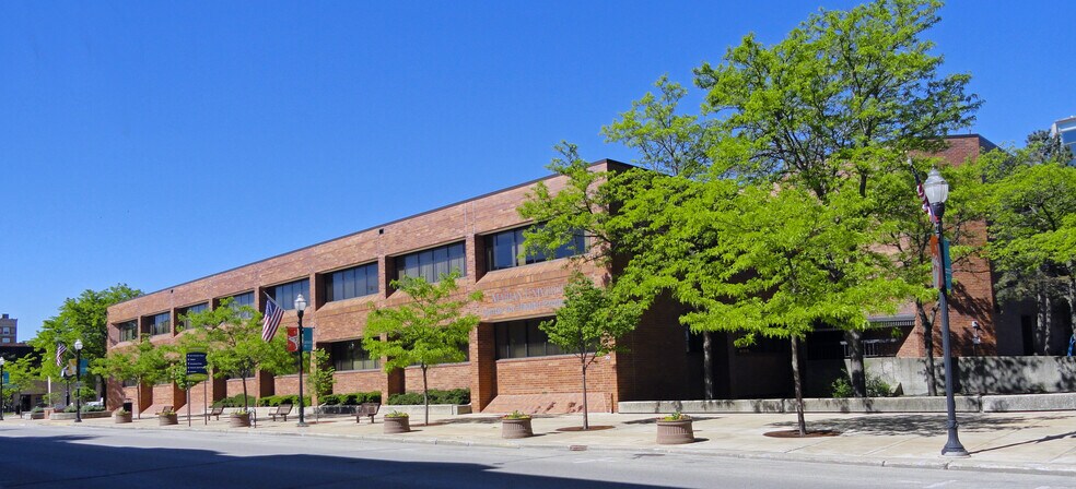 More Photos Of 30 S Main St, Fond Du Lac Office For Sale