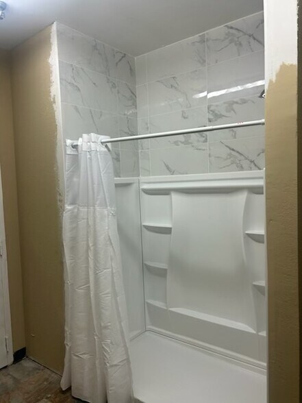 More Photos Of 2501 Commerce, Houston Warehouse For Lease