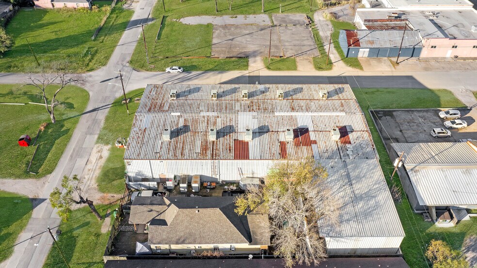 More Photos Of 8012 Endor, Houston Warehouse For Lease