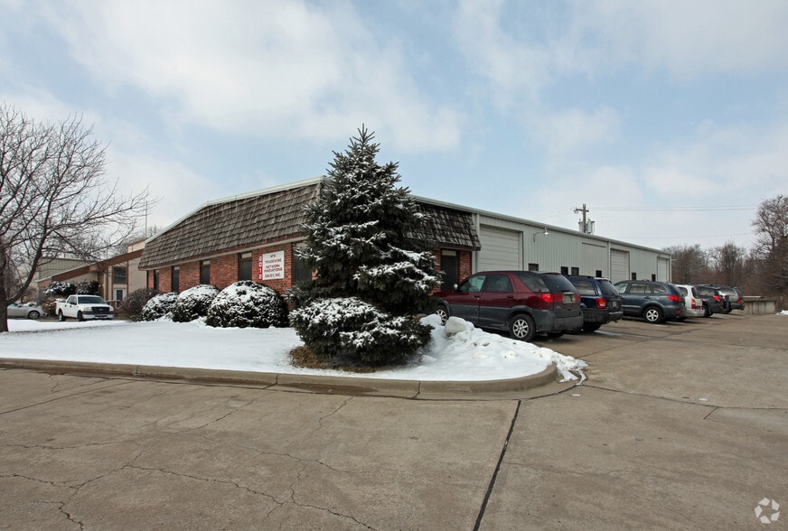 More Photos Of 2012 E Prairie Cir, Olathe Warehouse For Lease
