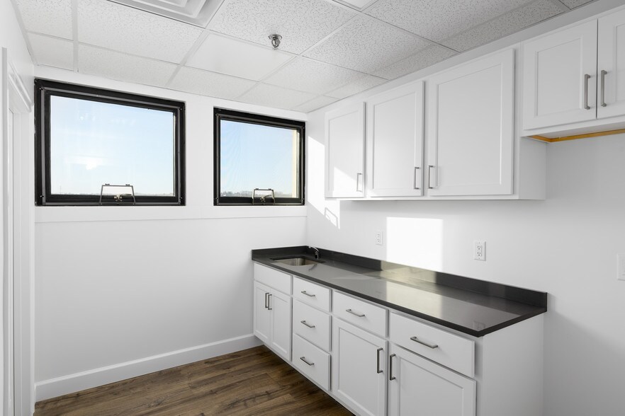 More Photos Of 209 Harvard St, Brookline Medical For Lease