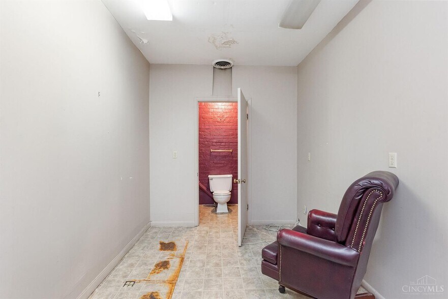 More Photos Of 112 Main St, Ripley General Retail For Sale