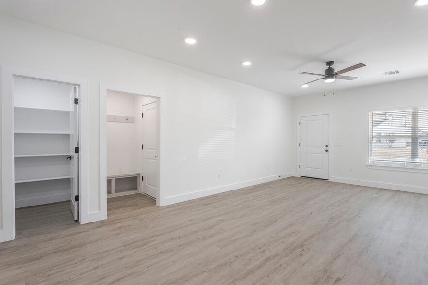 More Photos Of 11501 N Oklahoma Ave, Oklahoma City Apartments For Sale