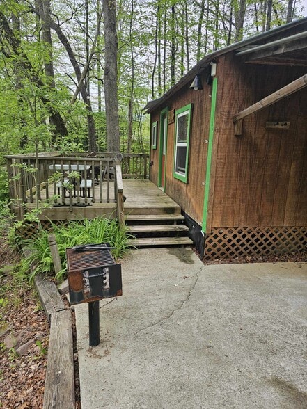 More Photos Of 88 Lower Mountain Creek Rd, Robbinsville Trailer Camper Park For Sale