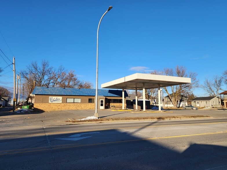 More Photos Of 604 W 7th St, Atlantic Storefront For Sale