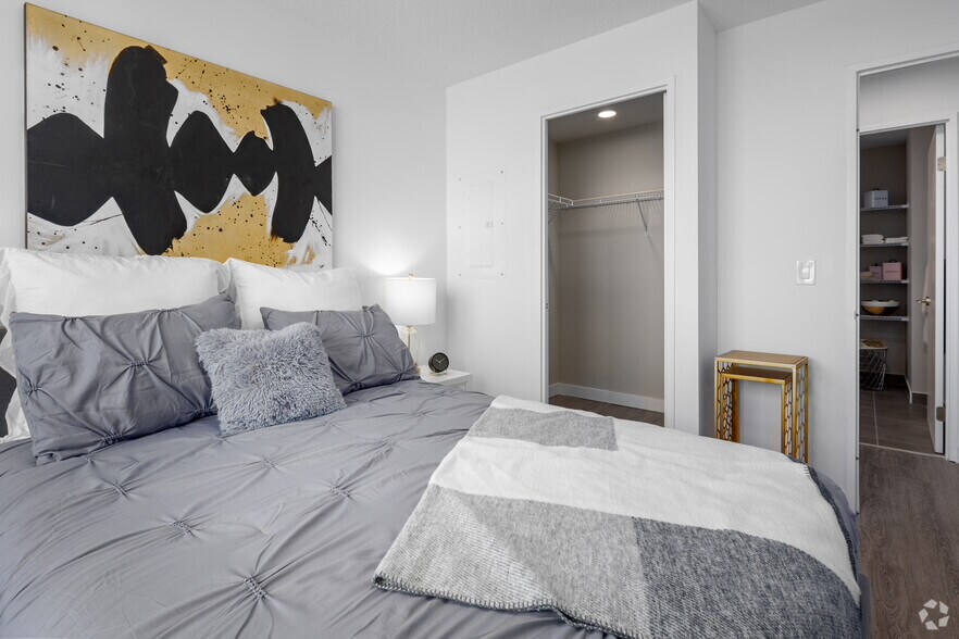 More Photos Of 5 Zappacosta Dr, Toronto Apartments For Lease