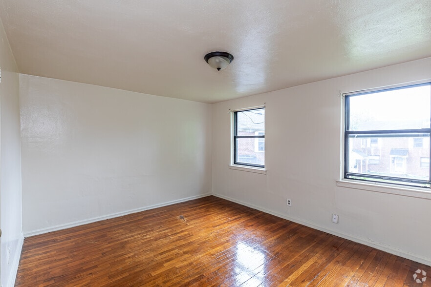 More Photos Of 35 Woodland Dr, Hartford Apartments For Sale