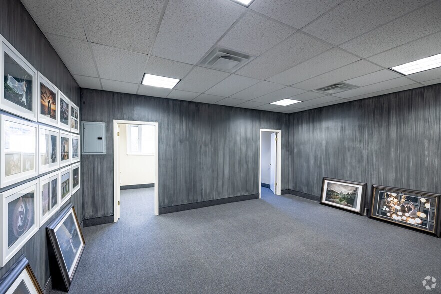 More Photos Of 315 Walt Whitman Rd, Huntington Station Office For Lease