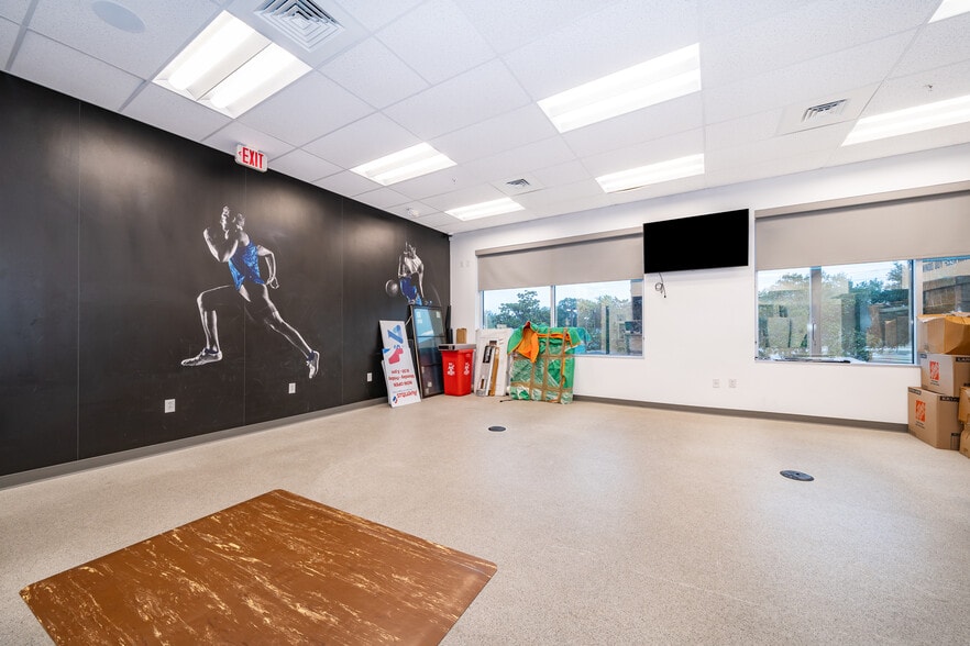 More Photos Of 7560 Red Bug Lake Rd, Oviedo Medical For Sale