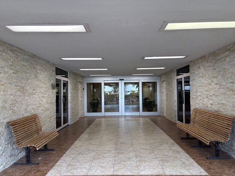 More Photos Of 900 NW 13th St, Boca Raton Medical For Lease