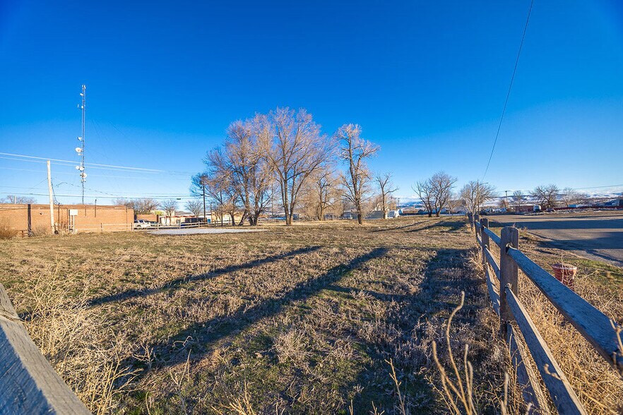 More Photos Of 353 Breeze St, Craig Land For Sale