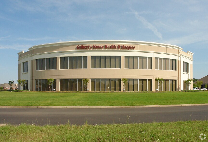 Primary Photo Of 106 Riverview Dr, Flowood Medical For Sale