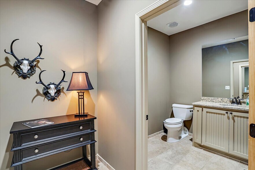 More Photos Of 809 N Church St, Florence Office For Lease