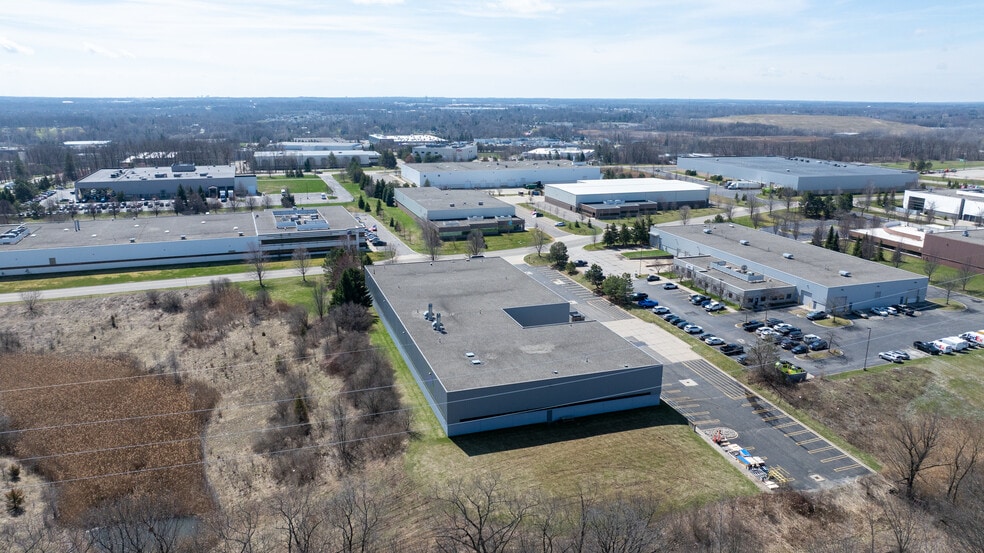 More Photos Of 4200 N Atlantic Blvd, Auburn Hills Manufacturing For Lease