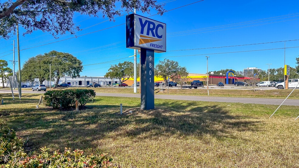 More Photos Of 9801 Palm River Rd, Tampa Truck Terminal For Lease