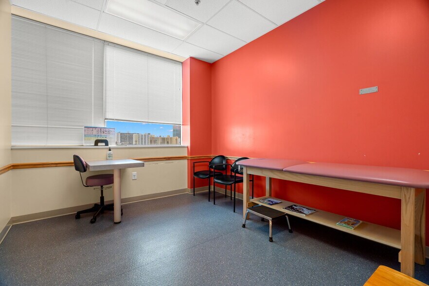 More Photos Of 625 6th Ave S, Saint Petersburg Medical For Sale
