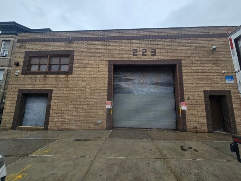 Primary Photo Of 223 52nd St, Brooklyn Warehouse For Lease