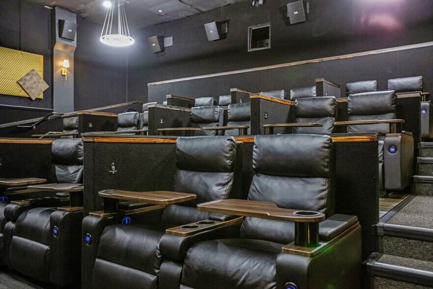 More Photos Of 4000 Fort Campbell Blvd, Hopkinsville Movie Theatre For Sale