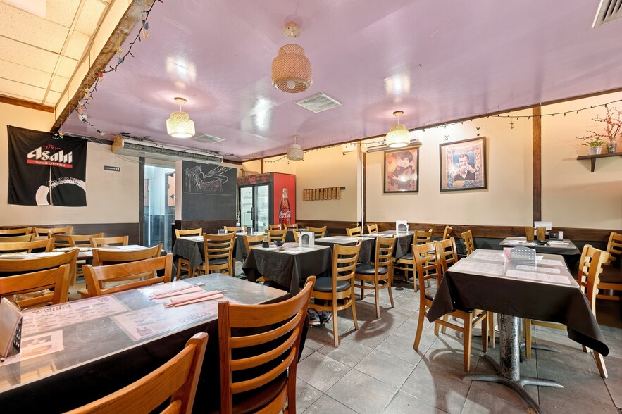 More Photos Of 1557 Second Ave, New York Apartments For Lease