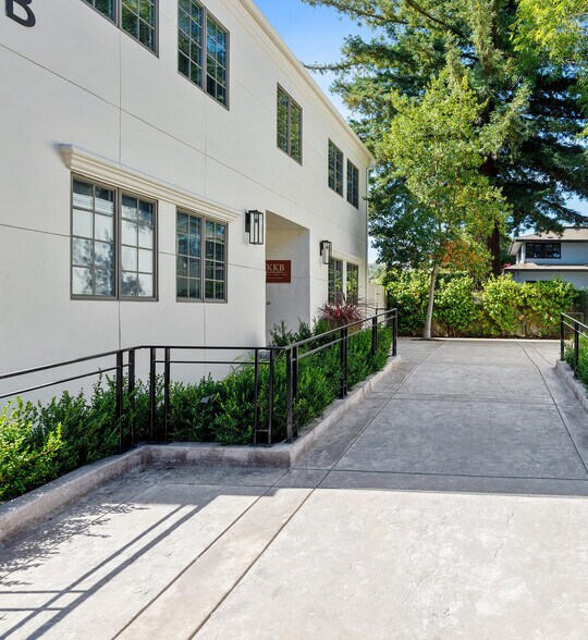 More Photos Of 120B Santa Margarita Ave, Menlo Park Office For Lease