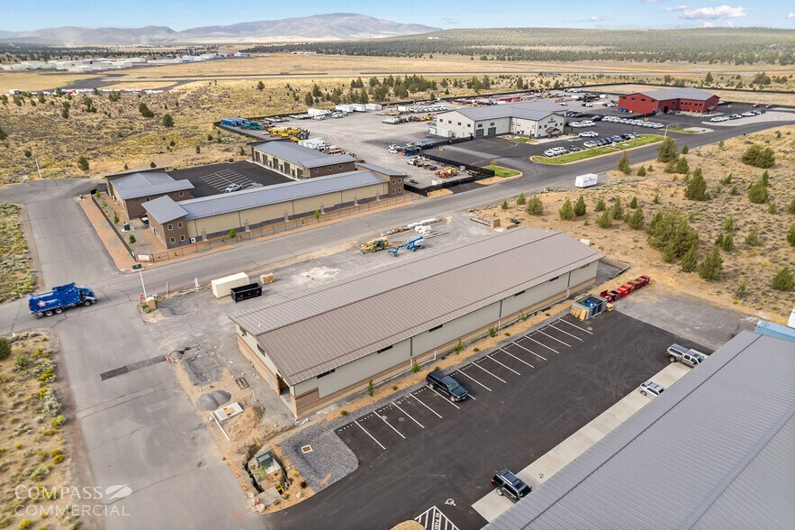 More Photos Of Page Ct, Prineville Manufacturing For Lease