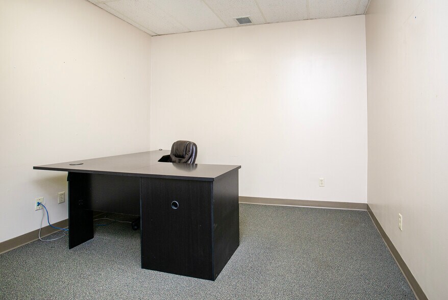 More Photos Of 9846 State Highway 31 E, Tyler Medical For Sale