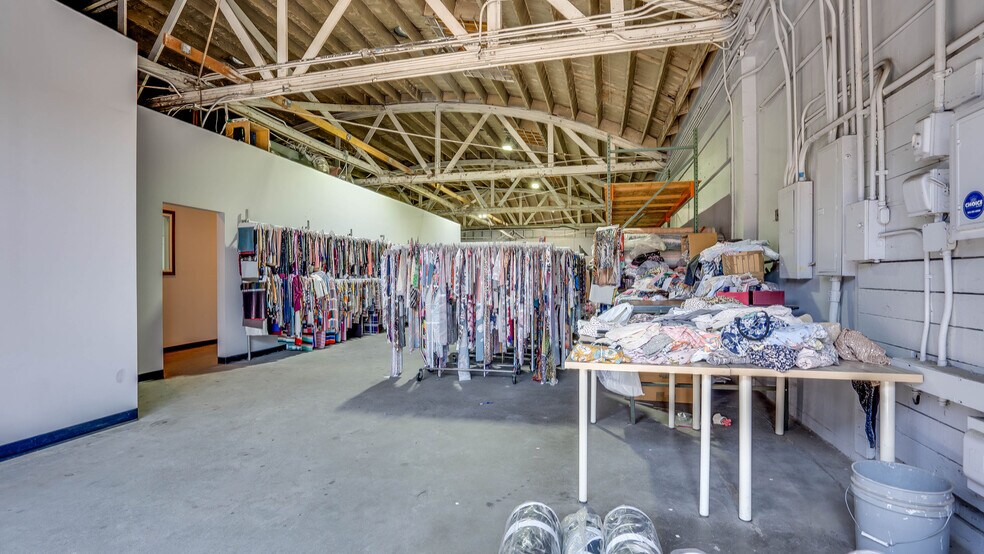More Photos Of 3232 E Olympic Blvd, Los Angeles Warehouse For Sale