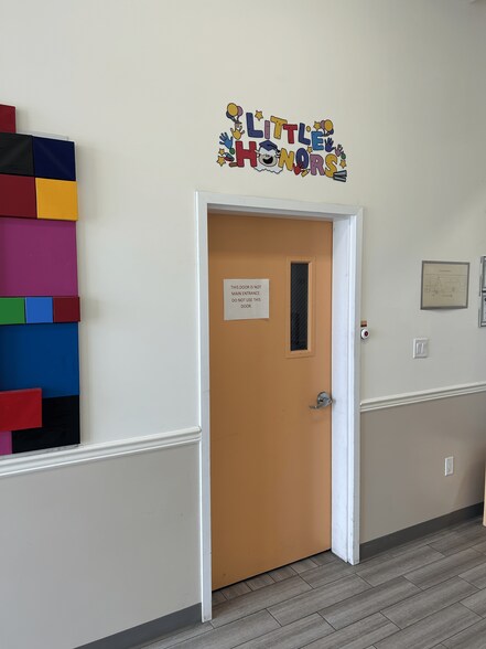 More Photos Of 510 Hamilton St, Somerset Apartments For Lease