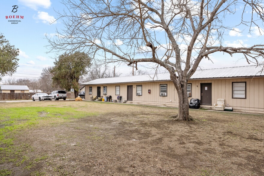 More Photos Of 2906-2908 Hunt St, Kerrville Apartments For Sale