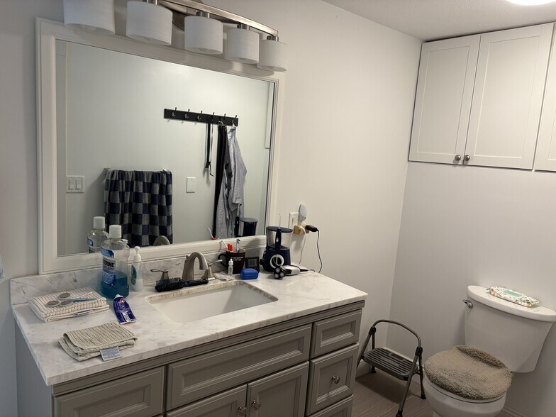 More Photos Of 589 Daniel Webster Hwy, Merrimack Office Residential For Sale