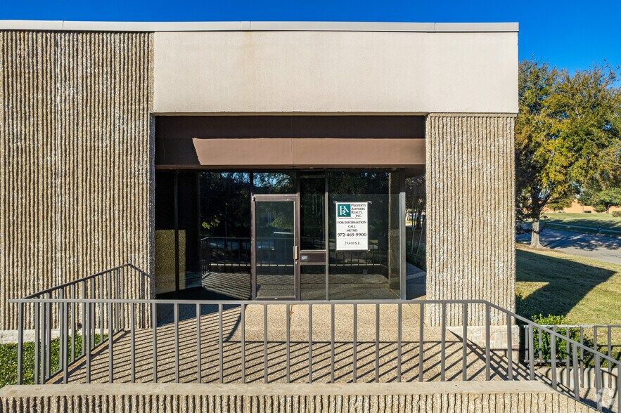 More Photos Of 6000 Campus Circle Dr W, Irving Flex For Lease