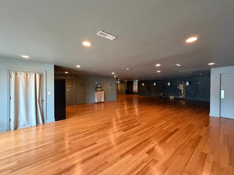 More Photos Of 7830 Route 30, Irwin Freestanding For Lease
