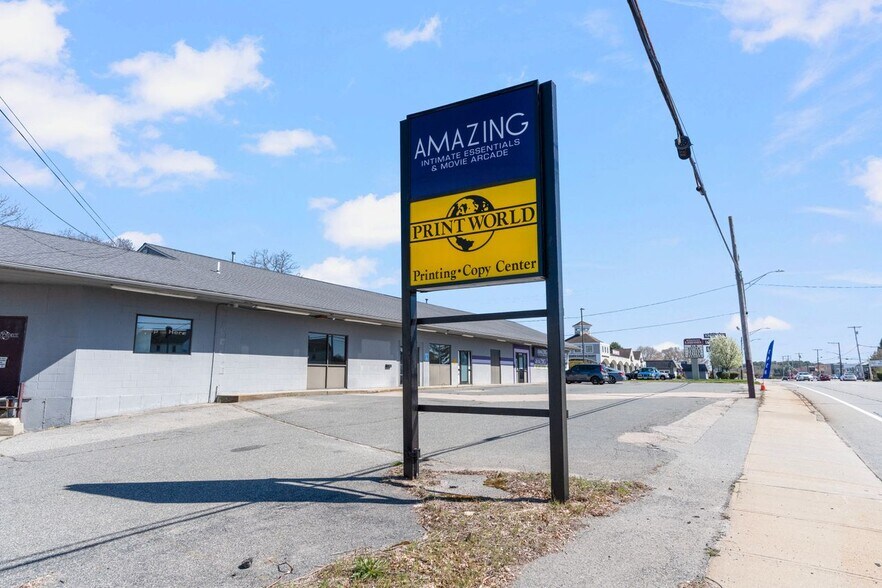 More Photos Of Post @ Post & Namcook Rds., North Kingstown Unknown For Lease