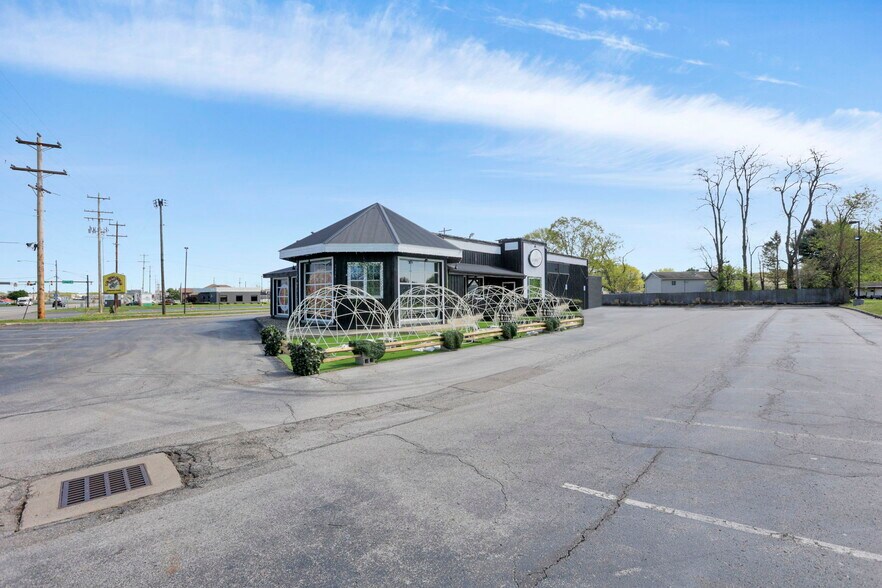 More Photos Of 1122 Hebron Rd, Heath Restaurant For Sale