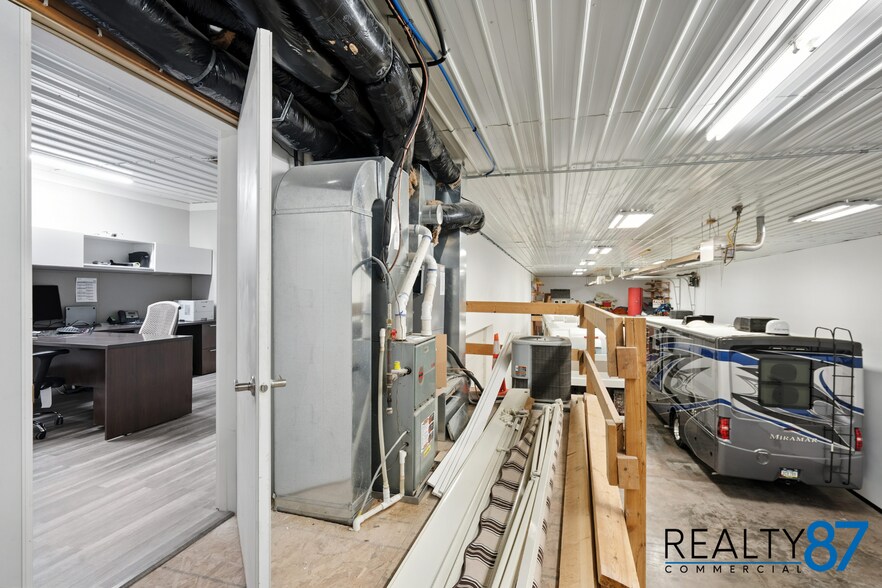 More Photos Of 2700 Stonegate Ct, Hiawatha Industrial For Sale