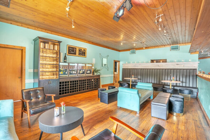 More Photos Of 7778 Highway 42, Egg Harbor Restaurant For Sale