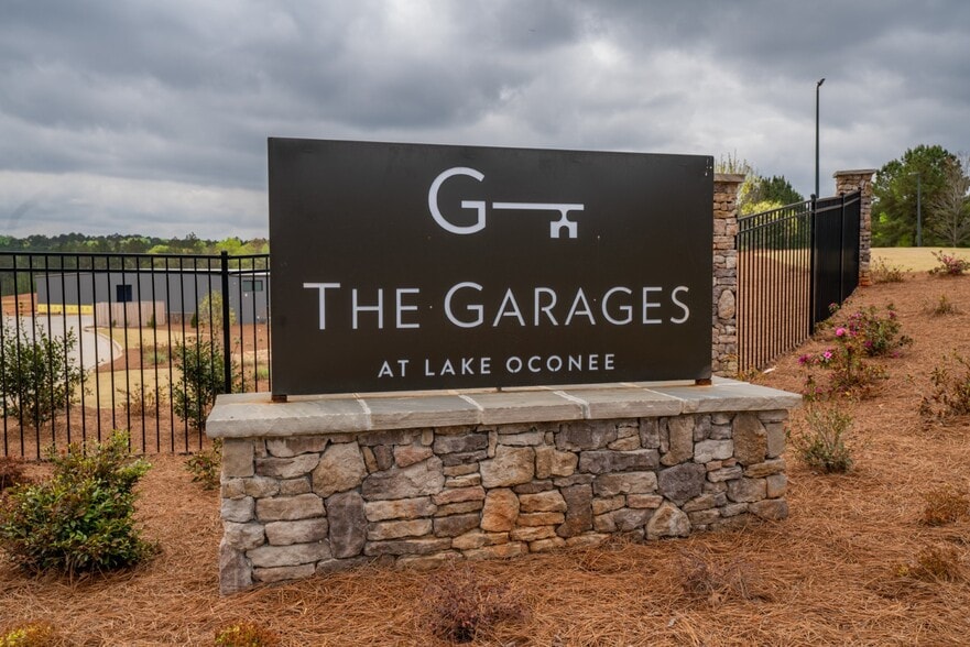 More Photos Of 1040 Park Ct, Greensboro Warehouse For Sale