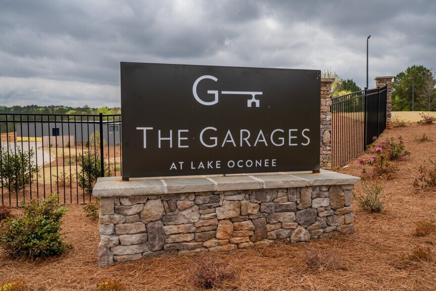 More Photos Of 1040 Park Ct, Greensboro Warehouse For Sale