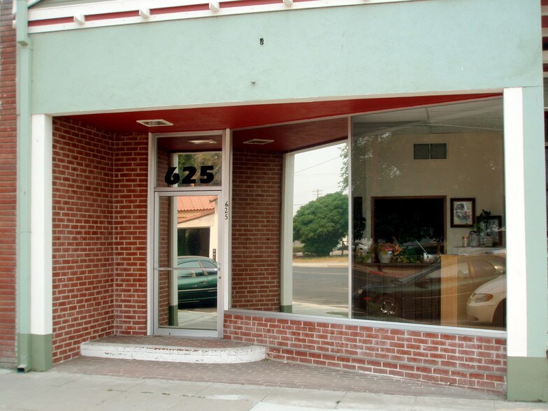 More Photos Of 623-625 J St, Los Banos Storefront For Lease