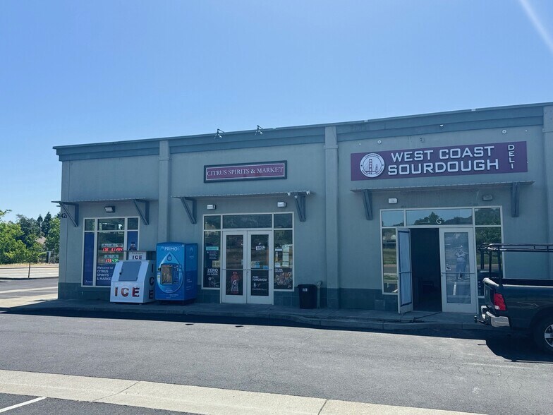 More Photos Of 421 S Cloverdale Blvd, Cloverdale Freestanding For Sale