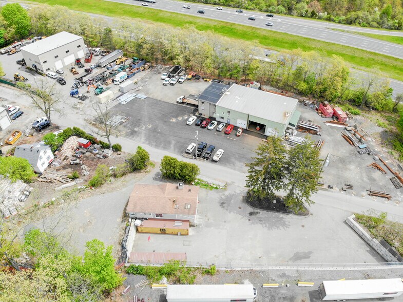 More Photos Of 25 Popes Ln, Danvers Flex For Sale