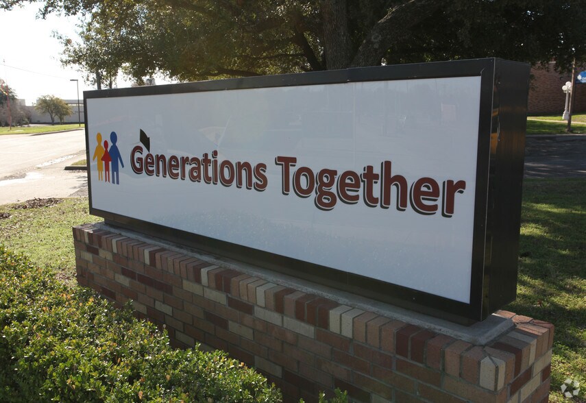 More Photos Of 803 W Lampasas St, Ennis Office For Sale