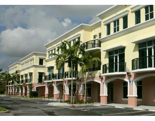 More Photos Of 5803 NW 151st St, Miami Lakes Office For Lease