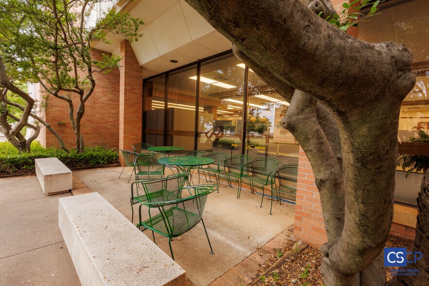 More Photos Of 855 W Ash Ave, Duncan Office For Sale