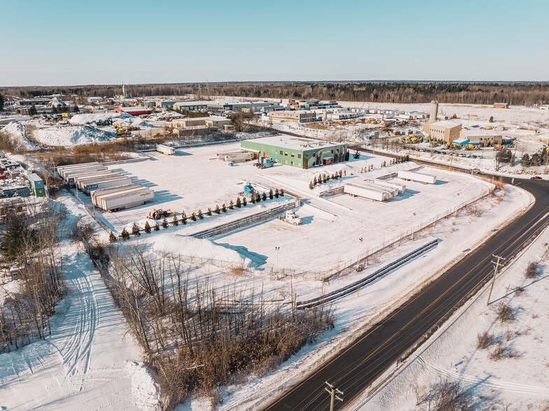 More Photos Of 500 Montée Labossière, Vaudreuil-dorion Service For Sale